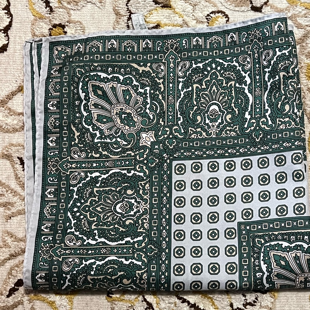 Damon 100% polyester made in Italy scarf 🌹🌹